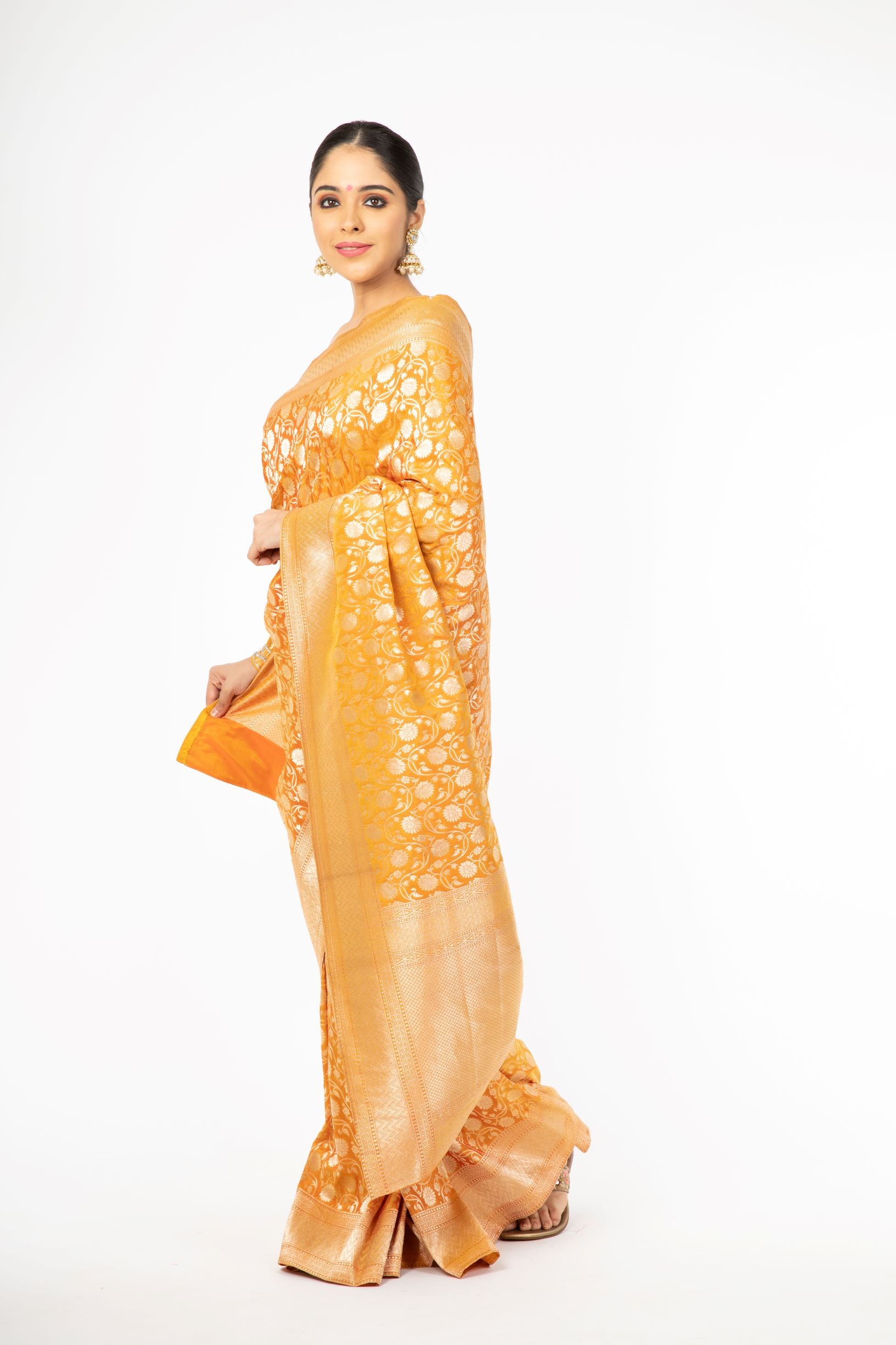 Mesmerizing Mustard Yellow Handloom Pure Silk Saree