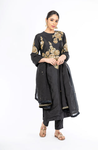 Ravishing Black Color Pure Silk Salwar Kameez