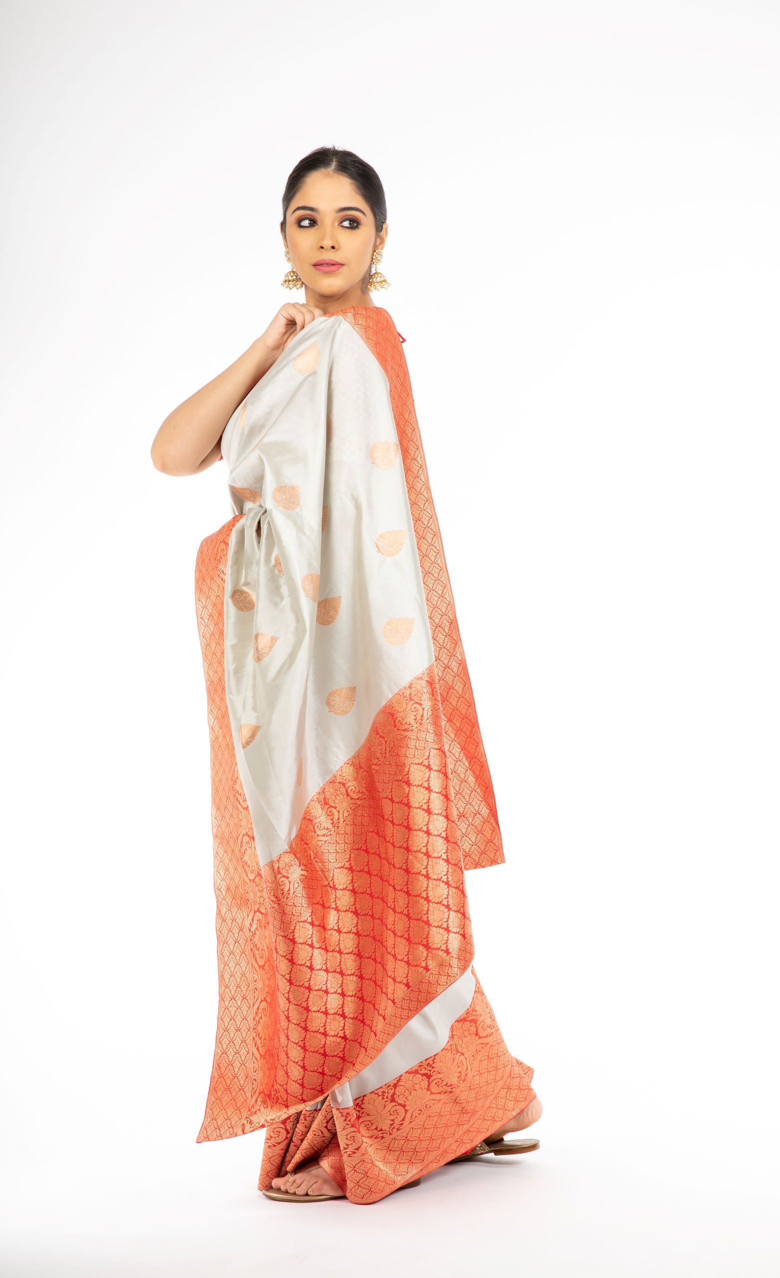 Adorning Grey Handloom Banarasi Silk Saree with Red Color Pallu