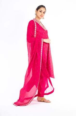 Beauteous Raspberry Pink Color Handloom Silk Salwar Kameez