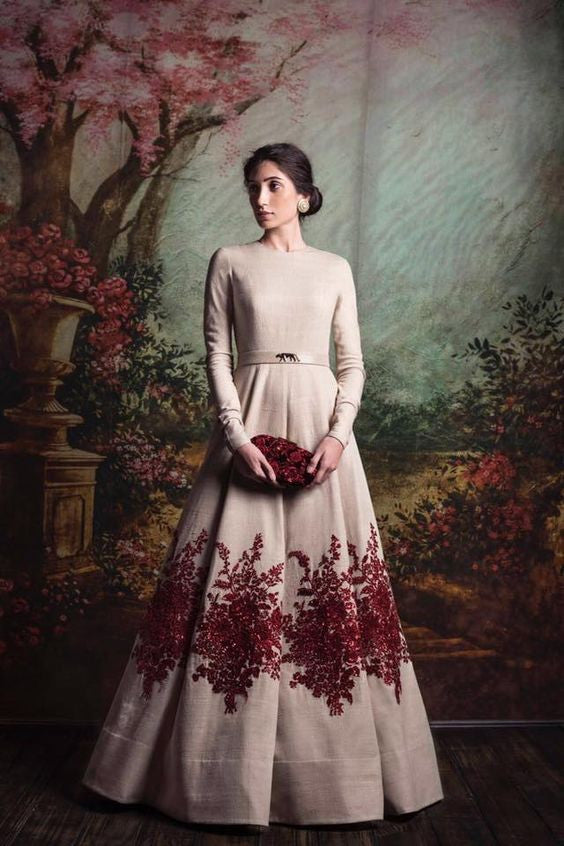 Fk Fashion Hub - Sabyasachi Designer One peace Gown Made For women Stylish  Outfit Fabric- Georgette Size- S(36),M(38), L(40), XL(42). For More Update  https://chat.whatsapp.com/EXoFfSf6TTwBNzOteWHkRl | Facebook