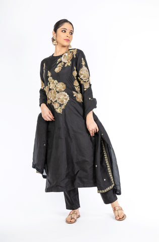 Ravishing Black Color Pure Silk Salwar Kameez