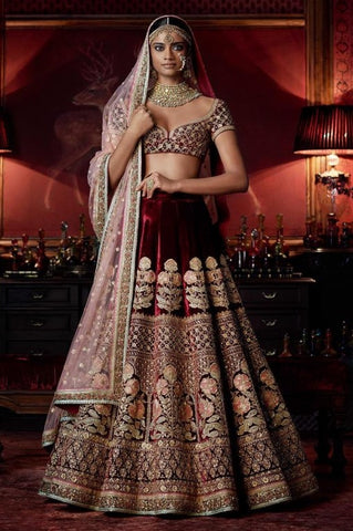 15 Lakh Lehenga for ₹50000😱| Sabyasachi Famous Bridal Lehenga In Chandni  Chowk ! Bollywood Replicas - YouTube